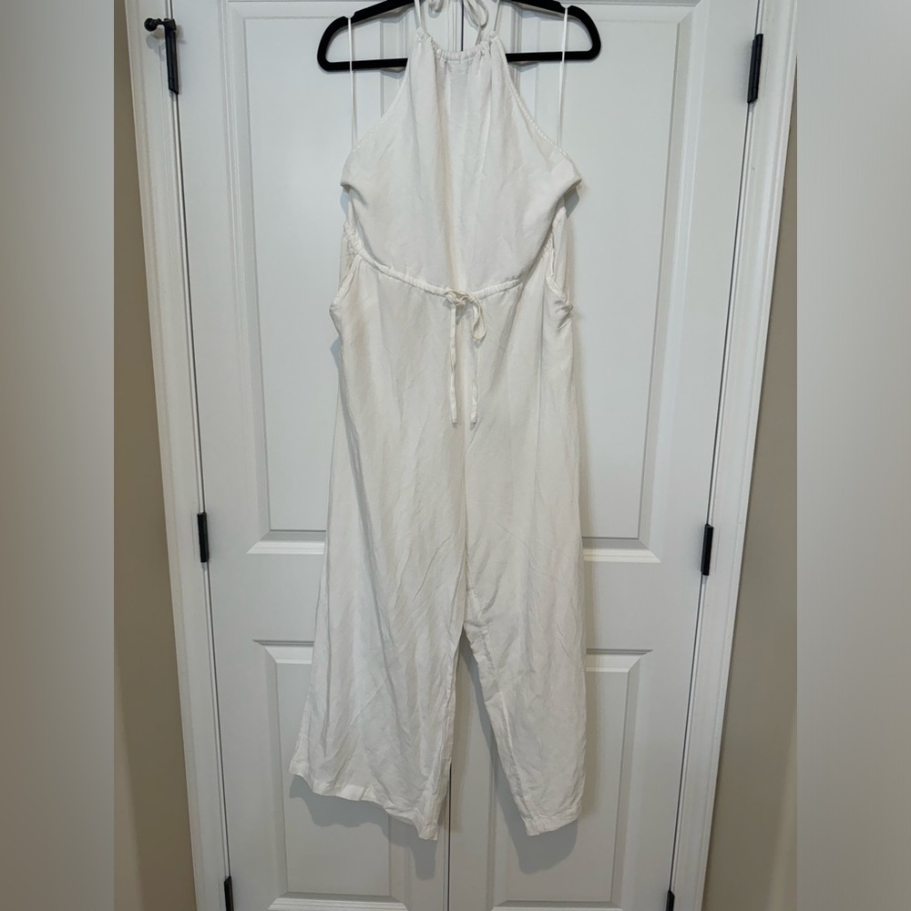RHYTHM White linen jumpsuit with open back size XL like new